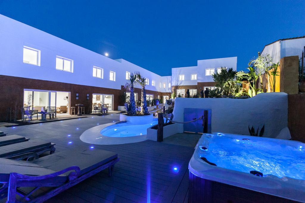Vista Roses Mar - Villas Batik Екстер'єр фото