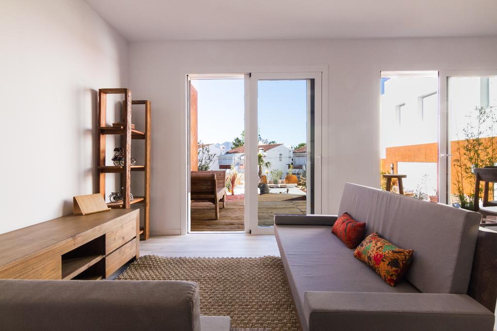Vista Roses Mar - Villas Batik Екстер'єр фото