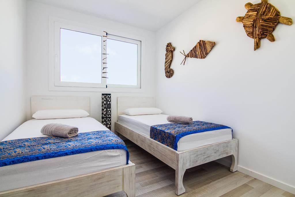 Vista Roses Mar - Villas Batik Екстер'єр фото
