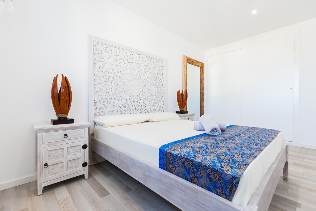Vista Roses Mar - Villas Batik Екстер'єр фото