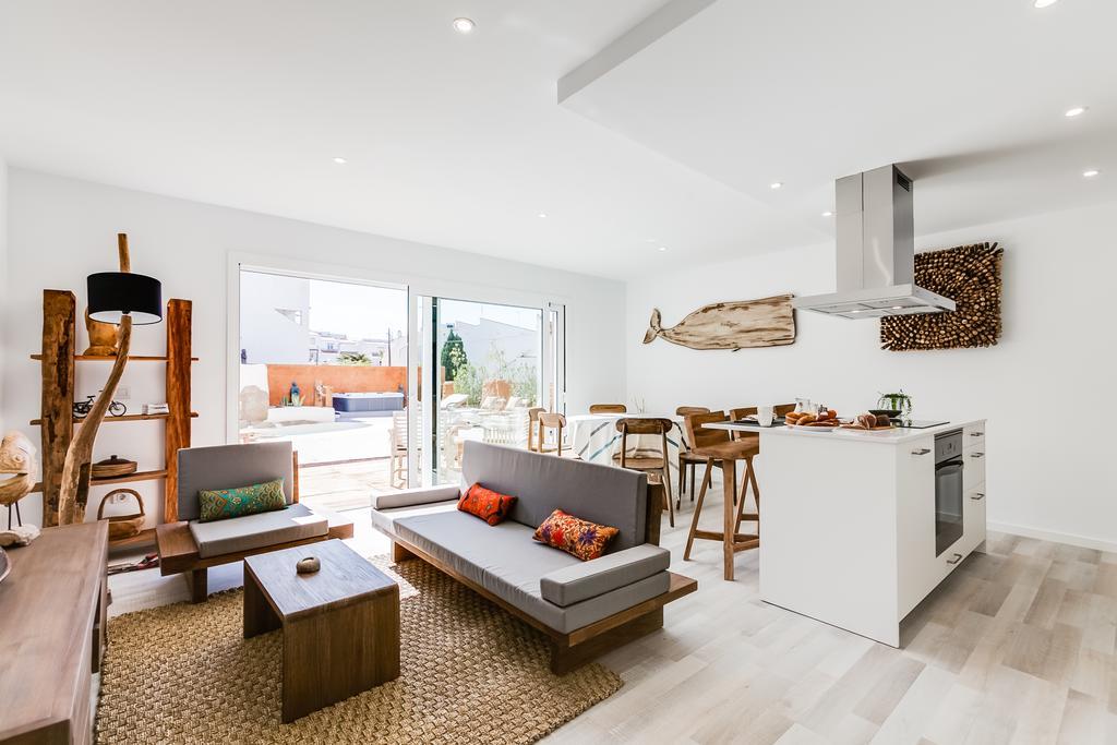Vista Roses Mar - Villas Batik Екстер'єр фото