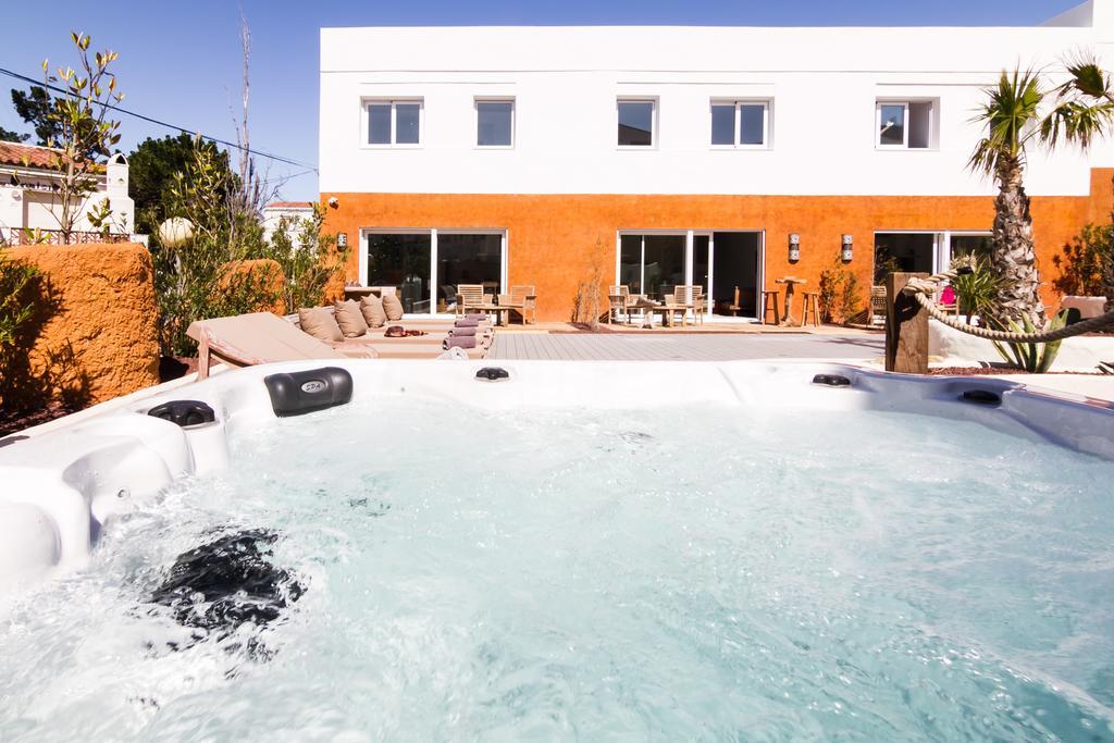 Vista Roses Mar - Villas Batik Екстер'єр фото
