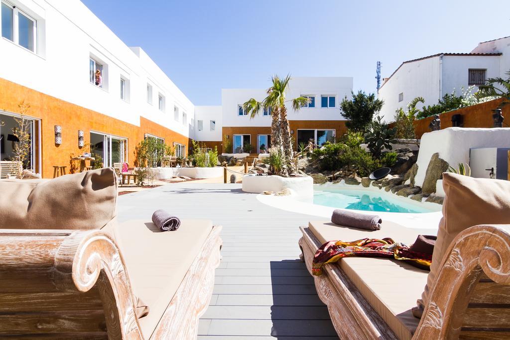 Vista Roses Mar - Villas Batik Екстер'єр фото