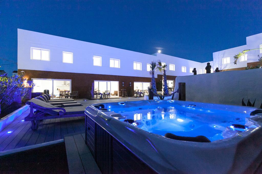 Vista Roses Mar - Villas Batik Екстер'єр фото