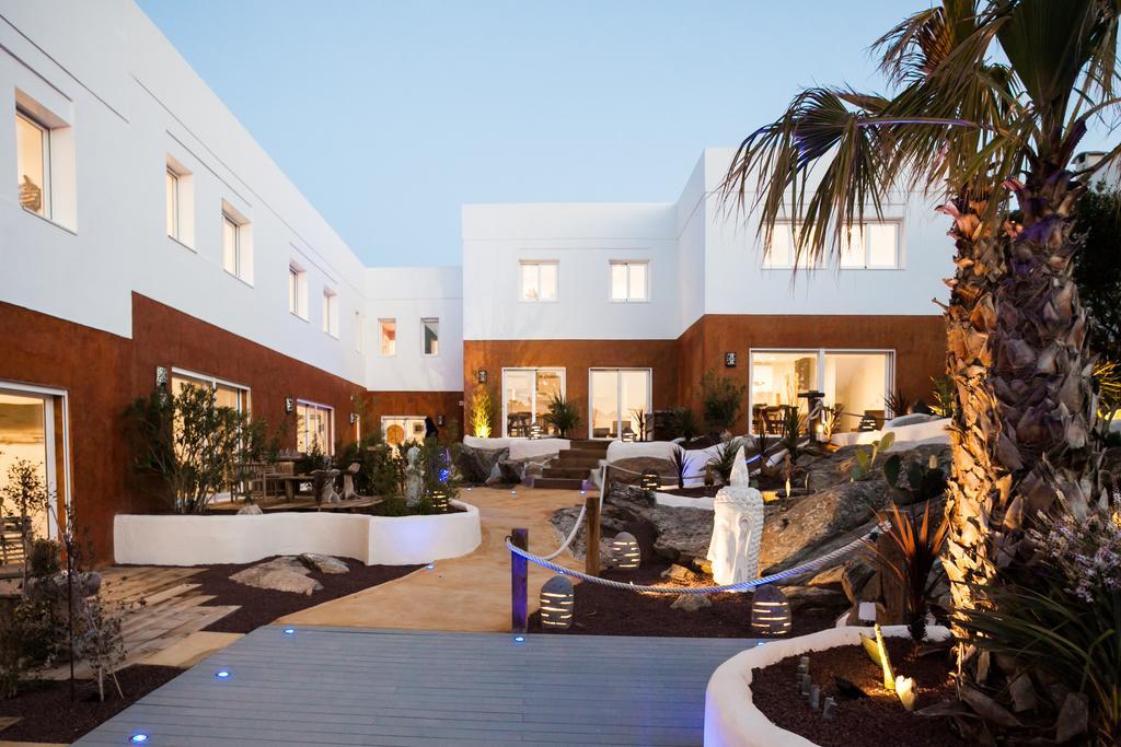 Vista Roses Mar - Villas Batik Екстер'єр фото